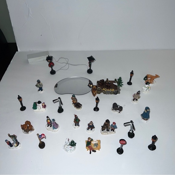 Cobblestone Corners 2002 Boat Dock + Christmas Village Figurines unbranded 27pcs - Picture 1 of 11